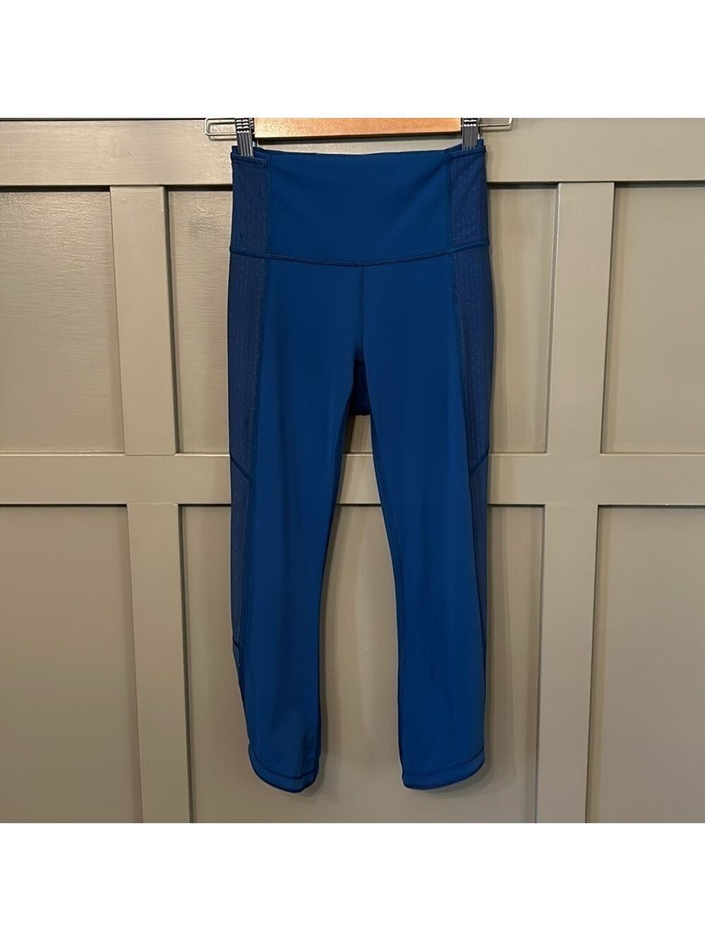 Lululemon Body Con Crop Leggings Yoga Running Workout in Poseidon Blue Size 4